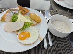 -曼谷湄南河畔华美达广场酒店