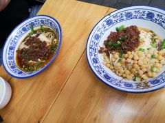-渝之汇牛肉豌杂面