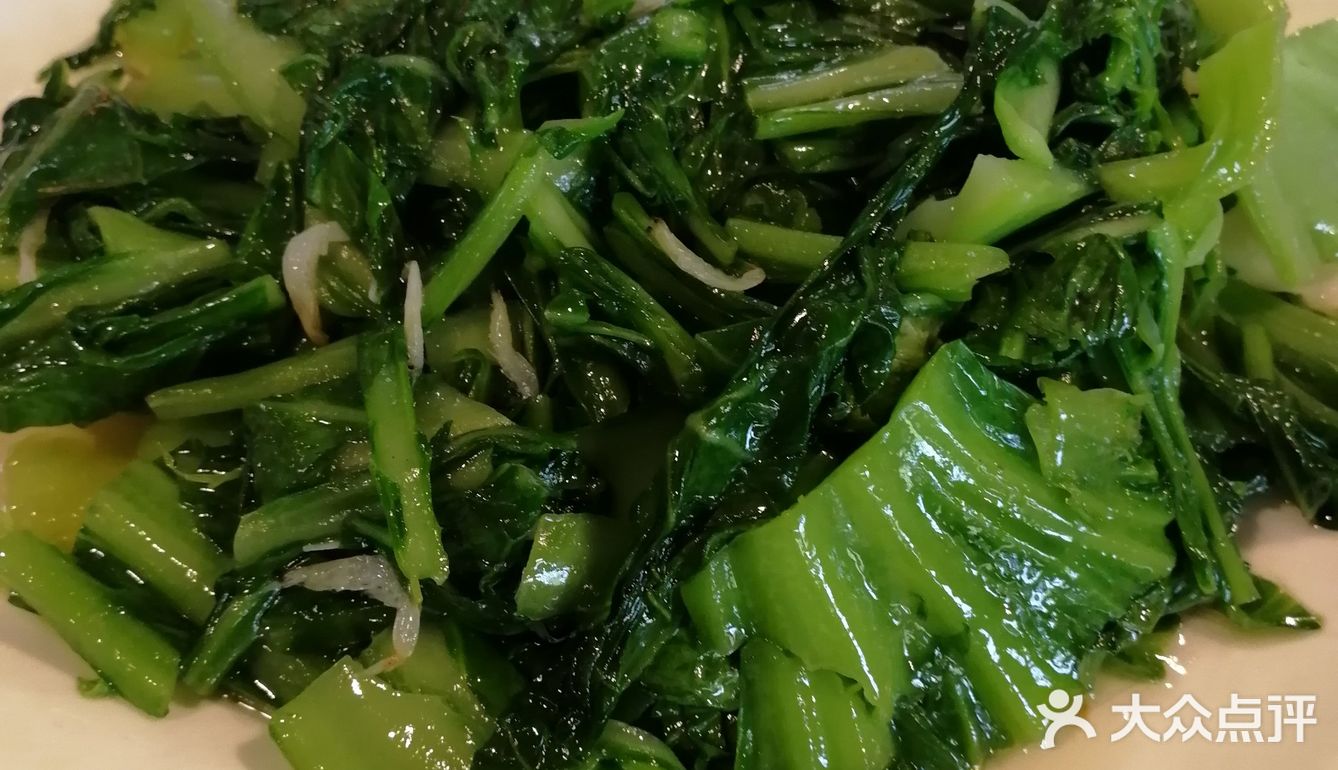 点了招牌焖蛋燕，白切羊，还有杂烩锅、海鲜锅和杂鱼锅