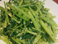 蒜蓉炒茼蒿-大牌大·传统杭帮菜(湖滨店)