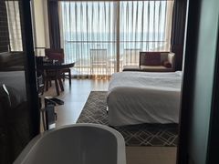 -三亚湾海居铂尔曼度假酒店