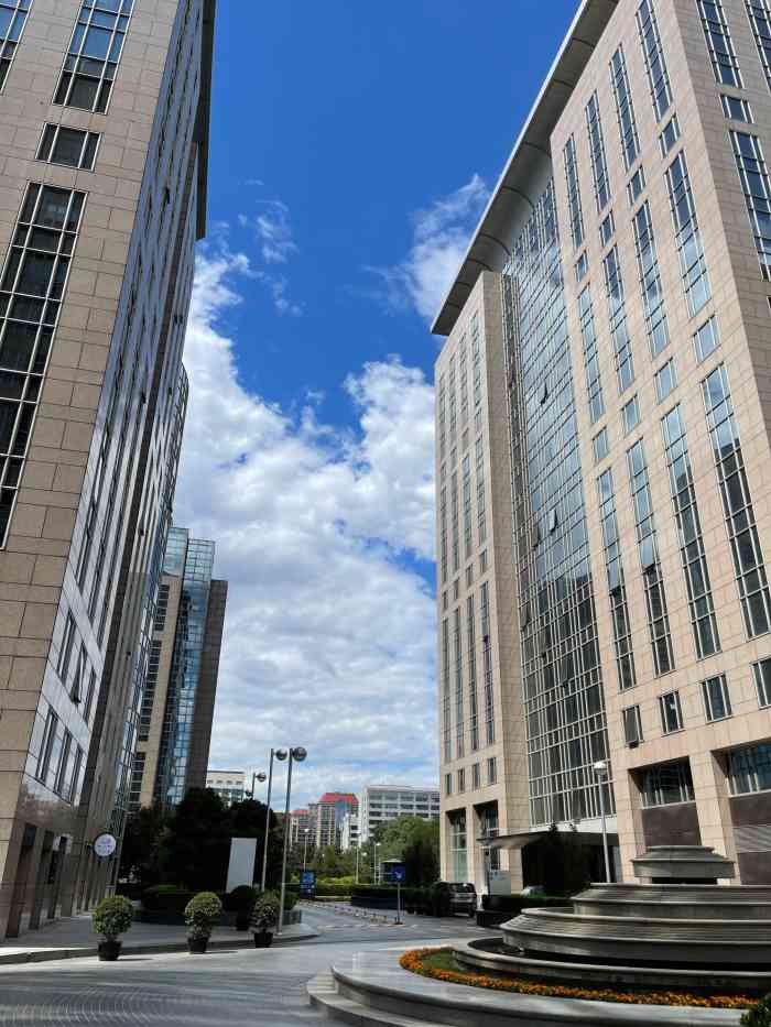 便利蜂(东方广场西区1号楼店)-"分享一个便利蜂的精确位置,在王府井