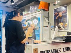 -BHC炸鸡(明洞总店)