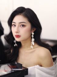 -艾米丽婚纱礼服