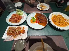 -孔雀裡融合餐厅
