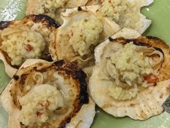 蒜蓉烤超大扇贝-贞姨美食·老字号海鲜大排档