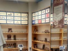 -豪门视光·星趣控·蔡司依视路眼镜代理商(中央大街店)