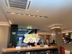 -星巴克臻选(上海中环广场2F店)
