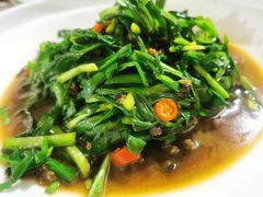 韭菜炒螺蛳头-洪齐林老镇