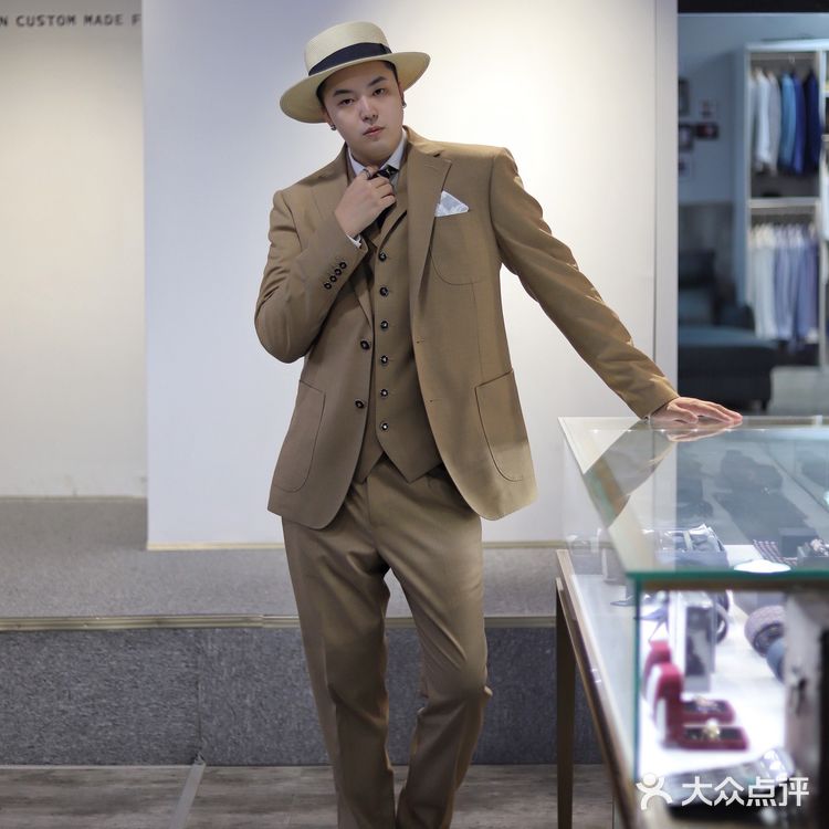 重庆定制西装👔展现最高级的男性魅力
