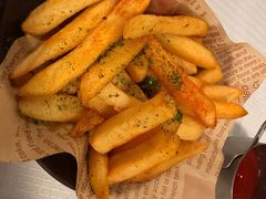 -LESCEDARS  Bistro香柏树(外滩店)