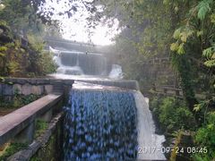 景点-叠水河瀑布