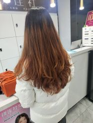 -镁连社·美联社