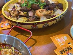 -休记光头香辣蟹干锅(绵竹店)