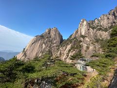 -黄山光明顶山庄