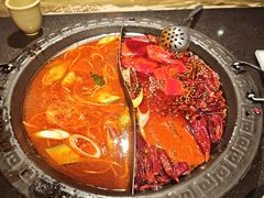 -宽板凳老灶火锅(台湾街店)