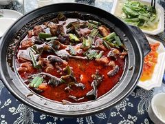 -临江餐馆二楼美食部落