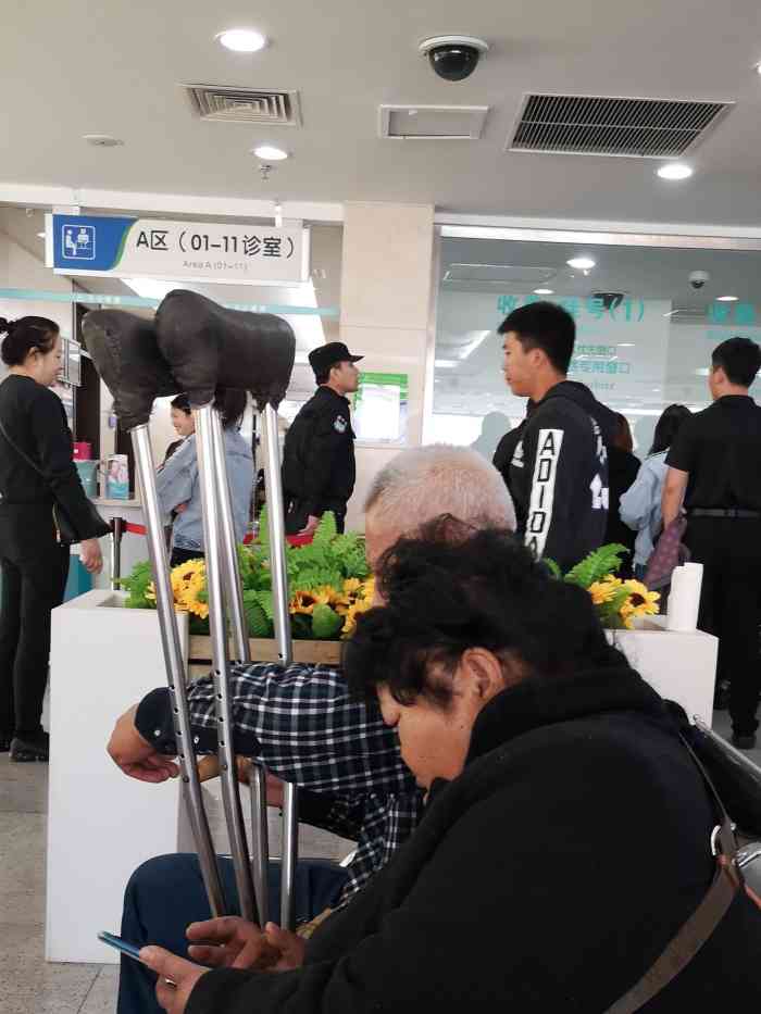 附属盛京医院(南湖分院"妇科和儿科在全国都能排上号滴 是沈阳最