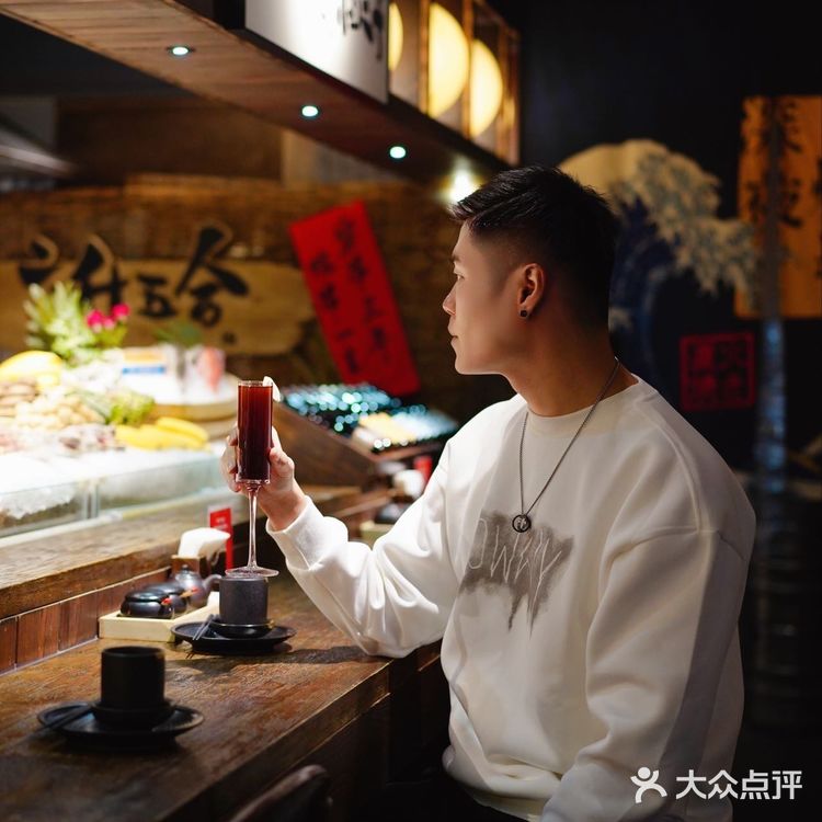 魔都人气必吃深夜酒场 品质烧鸟 氛围感满满