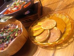 特色三拼饼-老滇山寨•云南特色菜•地方菜•民族风情歌舞表演(金碧店)