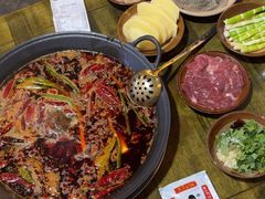 -黄潇洒老火锅(九眼桥宏济巷店)