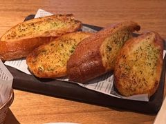 蒜香面包-翠贝卡&Mama Kelly Brunch Coffee(河西店)