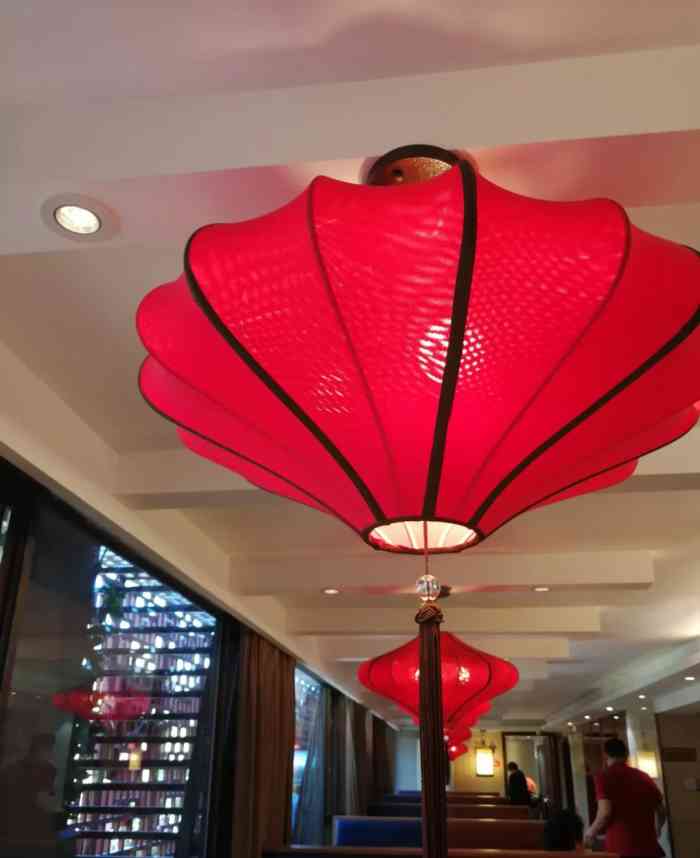 老味道天外天烤鸭(虎坊路店)-"家附近一直很火的家常菜馆子,主营北京