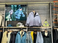 -百年港湾奥特莱斯(香炉礁店)