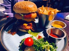 蒙大拿州烧烤汉堡-bluefrog蓝蛙(恒隆广场店)