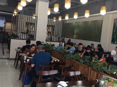 大堂-胡须哥网红竹筒菜