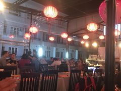 -Lanterns Vietnamese Restaurant