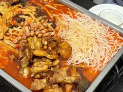 -在巷子里的烤肉店·螺蛳粉烤鱼·牛蛙(和美城店)