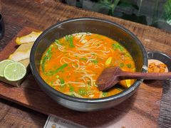 -银米·云南传统过桥米线(双廊黑金冠店)