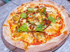 牛肉总汇罗勒酱九寸手工披萨-SHADOWS•Bistro&Eatery(安福路店)