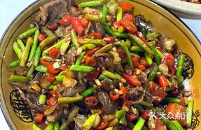Sour Beans Stir-fried with Duck Gizzard