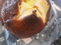 蔓越莓奶酪碱水球-富贵面包公司(运河店)