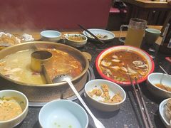 -明何记涮牛肚(品牌首店隋唐植物园南门古城路店)