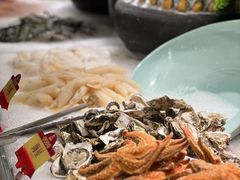 -四囍码头海鲜烧烤自助火锅(外滩南京东路悦荟广场店)