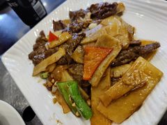 酸笋炒牛肉-美极鲜食坊(宝安南路店)