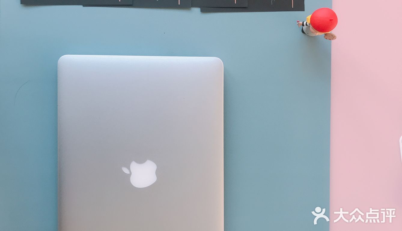 这个麻子把文艺和现实拉到一块,出了这个玩意,做工漂亮