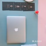 这个麻子把文艺和现实拉到一块,出了这个玩意,做工漂亮