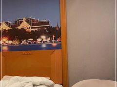 -维也纳酒店(华为广州研发中心罗冲围店)