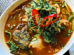 -Chom Cafe and Restaurant