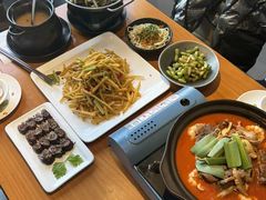-莲餐厅·湖北菜·潜江小龙虾店(愚园路店)