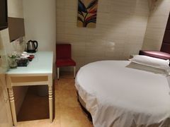 -肯定精品酒店(南京龙江地铁站省妇幼保健院南门店)