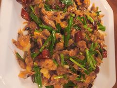 -临江餐馆二楼美食部落