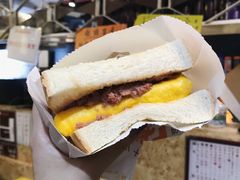 咸牛肉厚蛋多士-世记咖啡(氹仔外卖店)