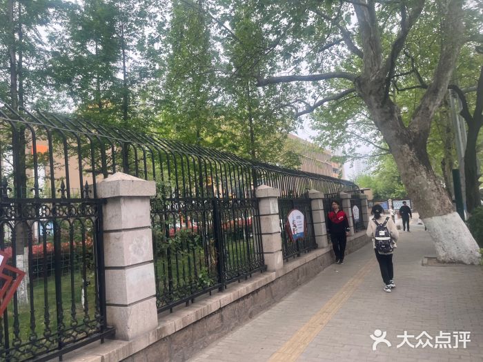 山东省青岛第二中学(江西路分校)图片