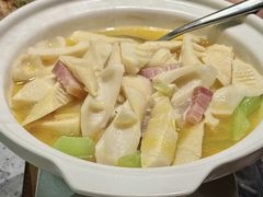-新白鹿餐厅(滨江银泰店)