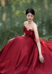 -Lady  Jane高端婚纱礼服馆
